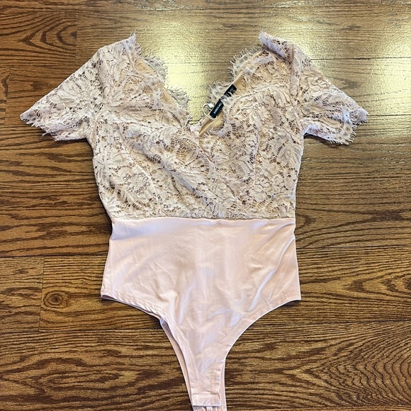 Karen Millen women’s lace stretch bodysuit scallop eyelash lace blush pink 4 - Picture 14 of 16